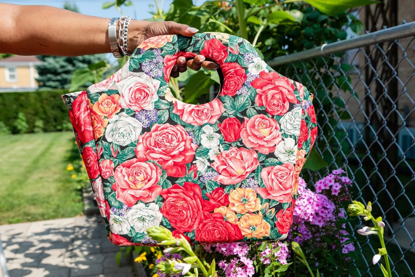 Floral Rose 🌹 Print women Bag. Good size multifunction. Dress up or casual. Handmade in Haïti